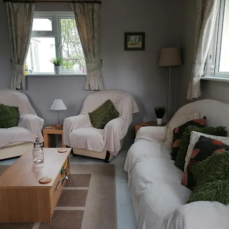 Casa de Férias Le Petit Verger, 1 Impasse De La Fenouillere 61330 *