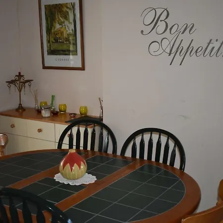 Dom wakacyjny Le Petit Verger, 1 Impasse De La Fenouillere 61330